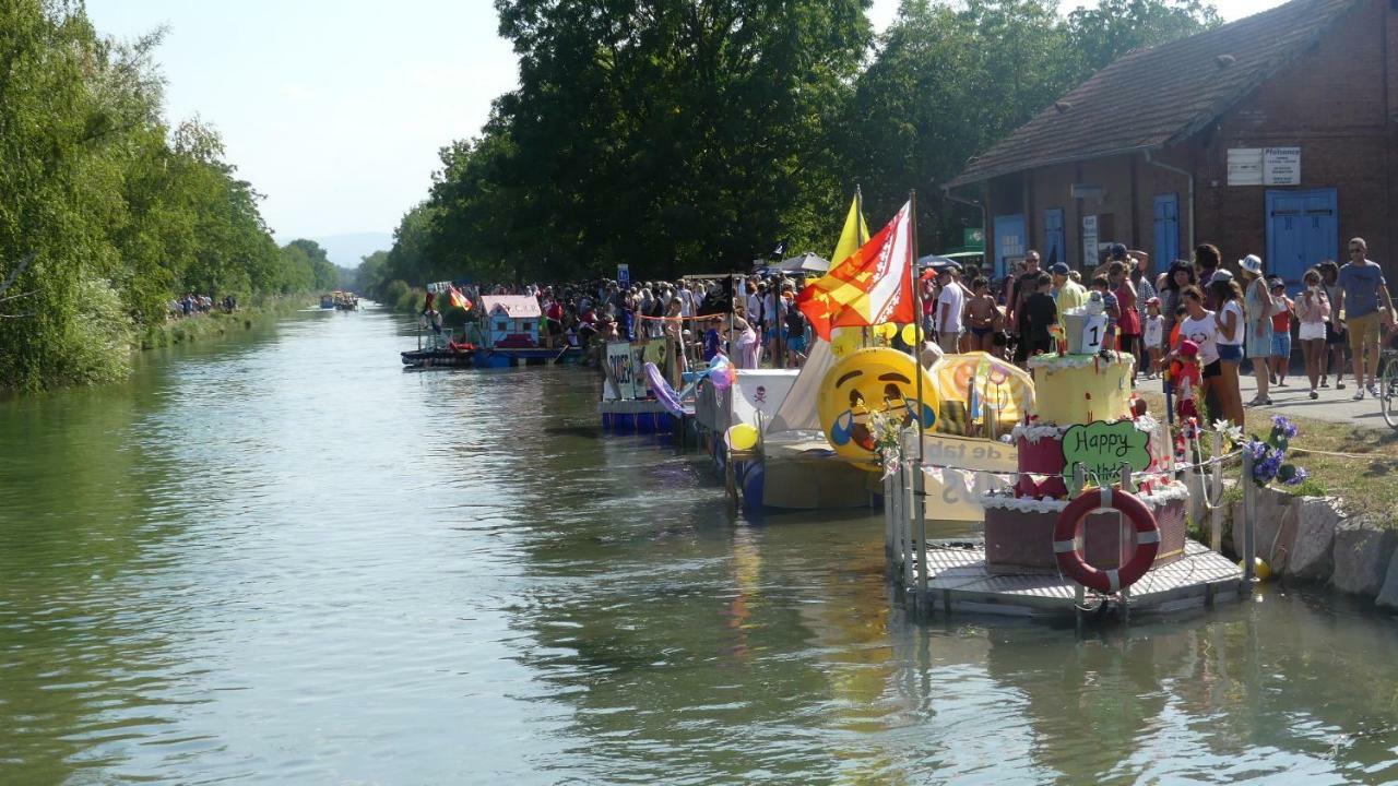 Camping Du Canal Kembs Exterior foto